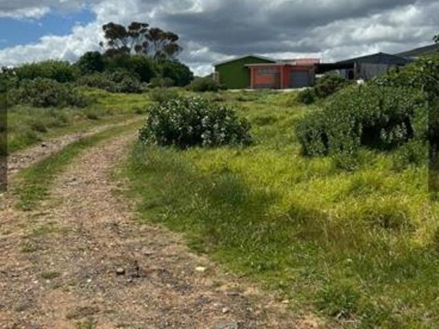 918 m² Land available in Hawston