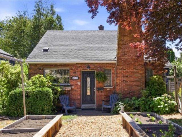 919 Dunsmuir Rd, Esquimalt, BC, V9A 5C4 house for sale | Listing ID 1040 | Royal LePage