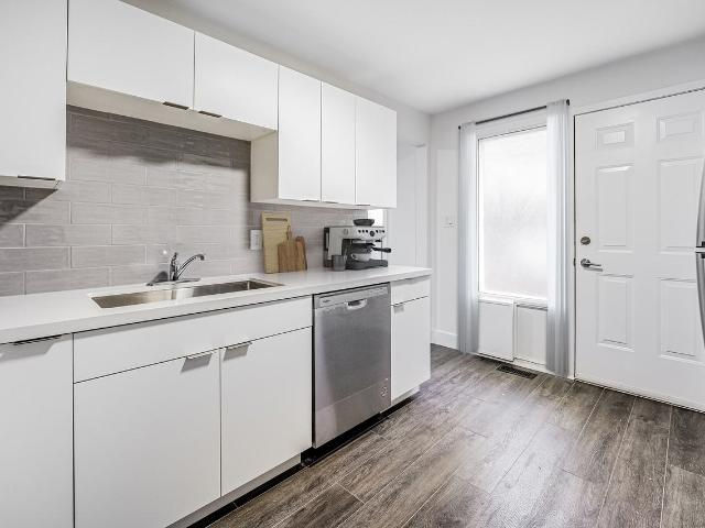 91 97 Milford Avenue 3 Bedroom Apartment for Rent at 97 91 97 Milford Avenue, Waterloo, ON N2L 3Z5 Lakeshore
