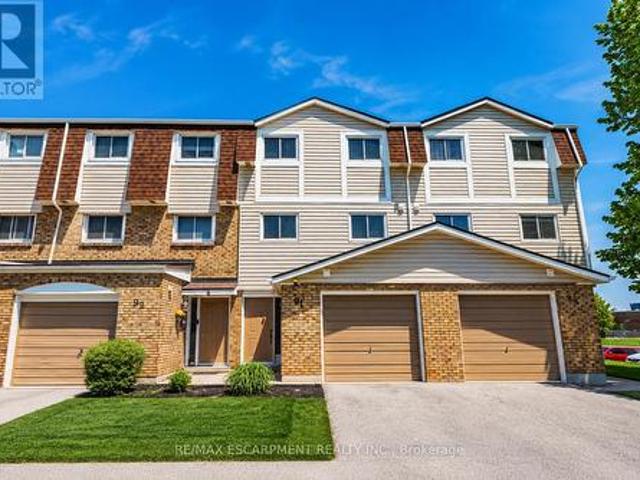 91 11 Harrisford Street, Hamilton, ON, L8K 6L7 townhouse for sale | Listing ID X13418 | Royal LePage