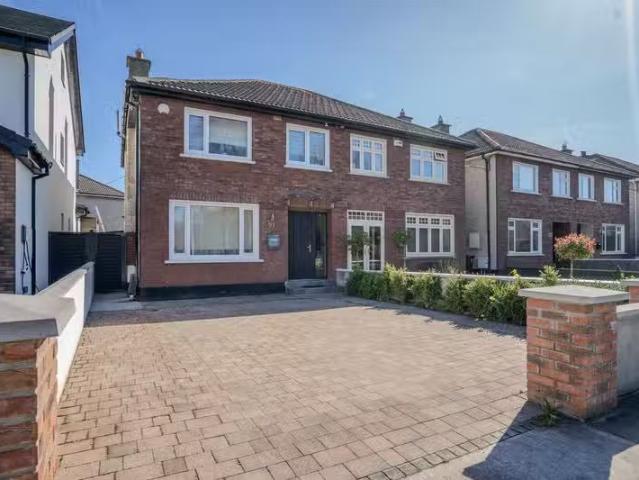 91 Esker Park, Lucan, Co. Dublin, K78EW98 is for sale