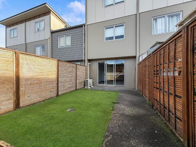 9/1 Gracechurch Drive, Flat Bush