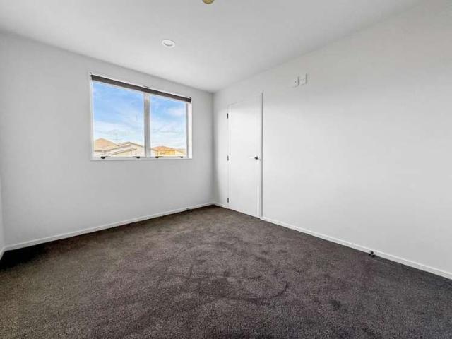 9/1 Gracechurch Drive, Flat Bush, Manukau City
