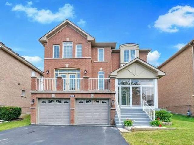 91 Memorial Gardens Way Newmarket ON L3X 3A7