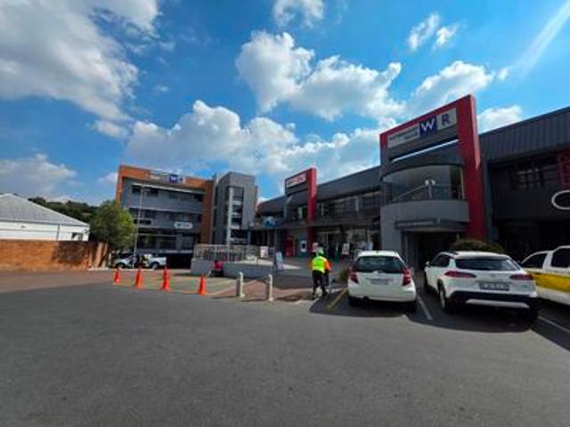 91m2 office for rent in erasmus rand
