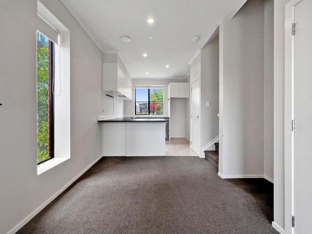 91C Hobsonville Point Road, Hobsonville
