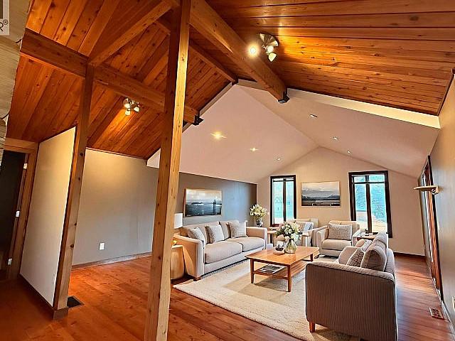 9209 Wallis Avenue Wilmer, British Columbia