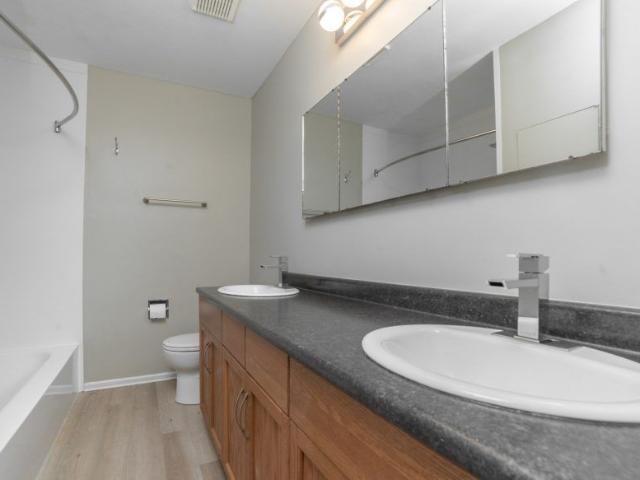 920 Weatherdon
