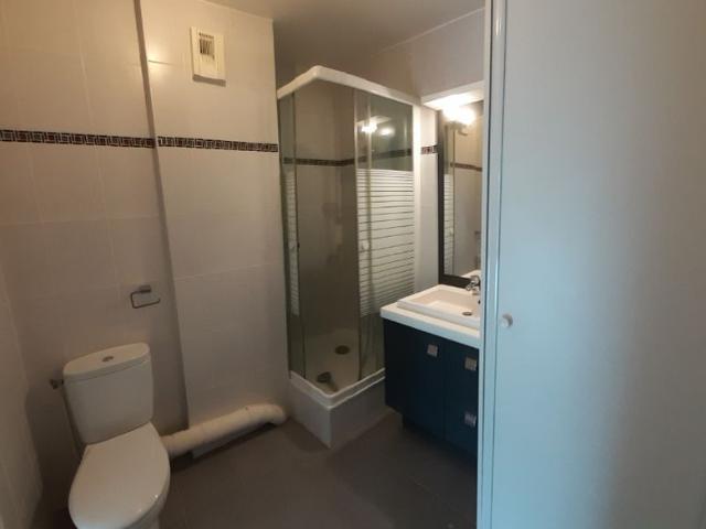 92150, Suresnes
