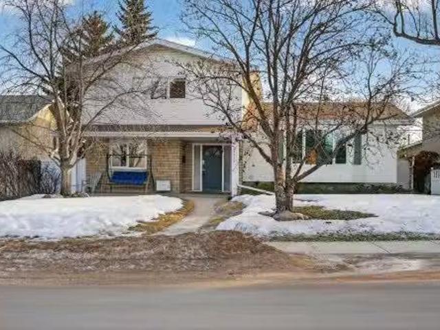 9215 Ottewell Road, Edmonton, AB, T6B 2C8 house for sale Li.
