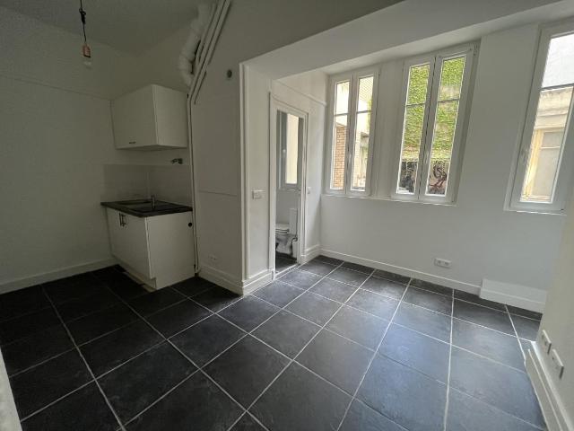 92100 BOULOGNE Pont de St Cloud, Studio de 15,45m²: BOULOGNE BILLANCOURT 92100 15.45 m² | GTF Location