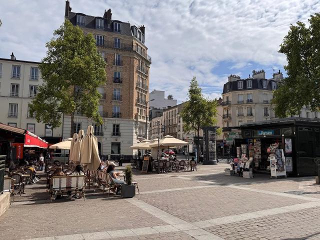 92130 ISSY LES MOULINEAUX bureaux 2 pièces 84 m²
