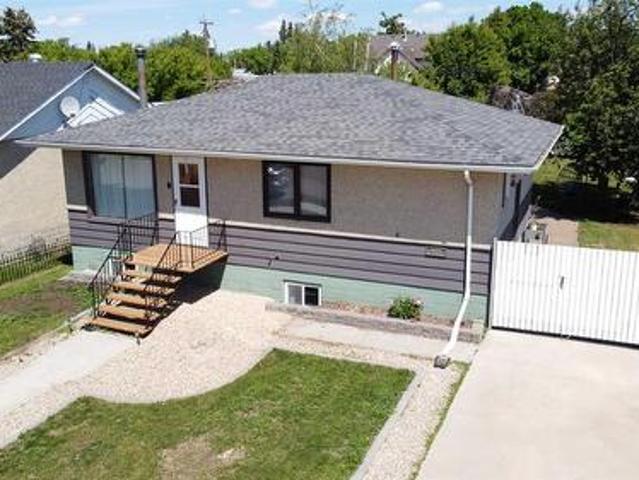 922 5 Avenue, Wainwright, AB, T9W 1C7 house for sale | Listing ID A2321 | Royal LePage