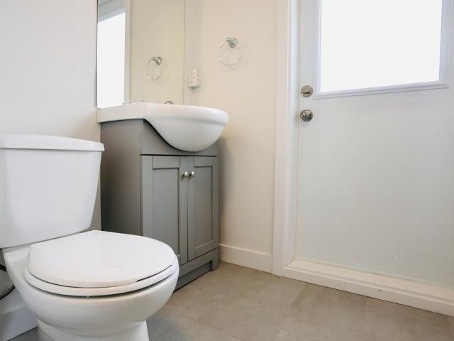 922 & 926 Queen Street East 2 Bedroom Apartment for Rent at 926 & 926 Queen Street East, Toronto, ON M4M 1J5 Leslieville