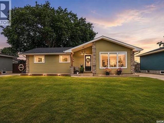 922 James Street, Moose Jaw, SK, S6H 3H6 house for sale | Listing ID SK043198 | Royal LePage