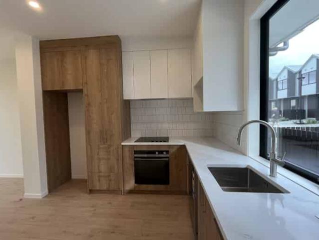 9/23 Makomako Drive, Orewa, Rodney