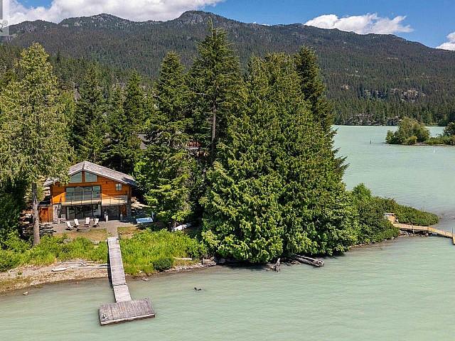 9249 Lakeshore Drive Whistler, British Columbia