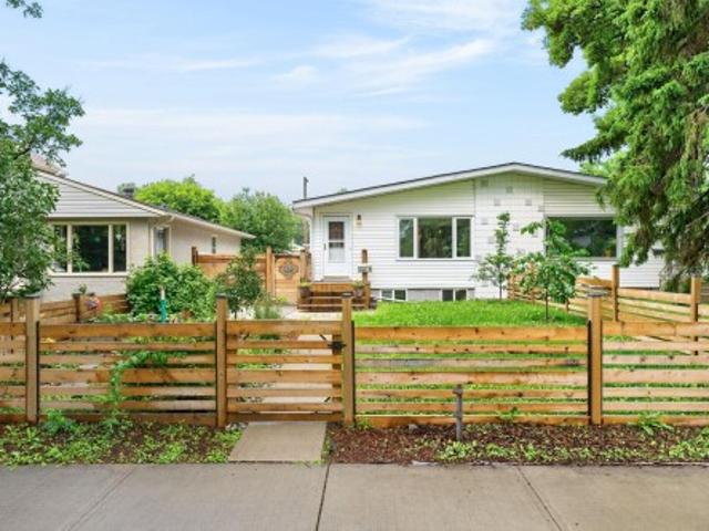 9258 91 Street Nw, Edmonton, AB, T6C 3N8 house for sale | Listing ID E4500 | Royal LePage