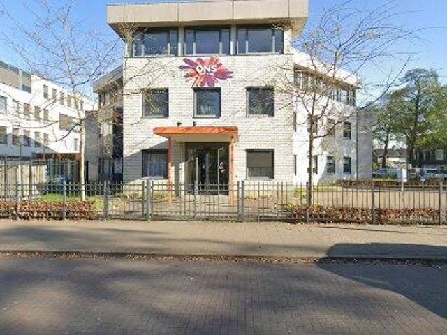 925 m2 office space for rent in Oss