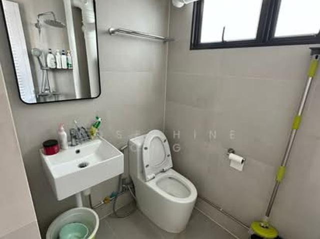925 Tampines Street 91 HDB Apartment Room Rental, $1,100, 1 Bed 1 Bath 350 sqft $3.14 psf