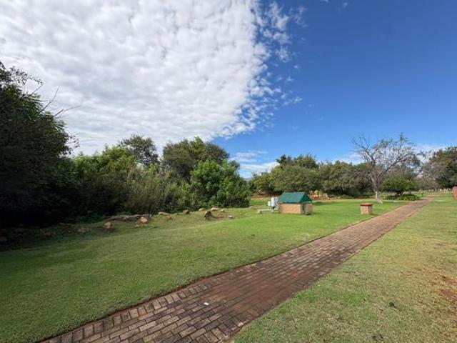 926 m² Land available in Buffelspoort