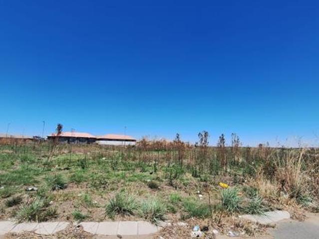 926 m² Land available in Secunda