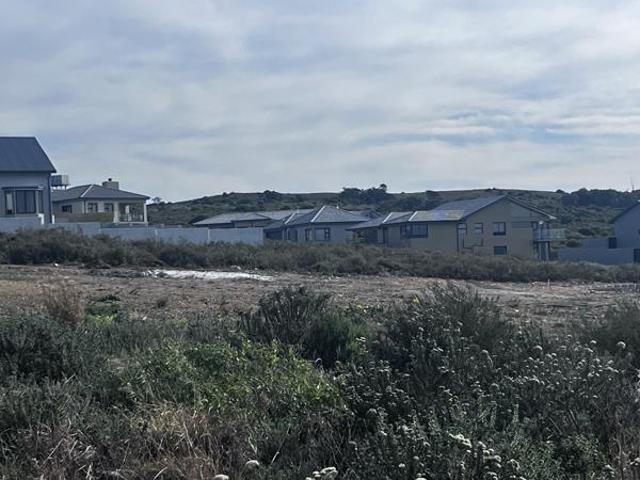 927 m² Land available in Jeffreys Bay Central
