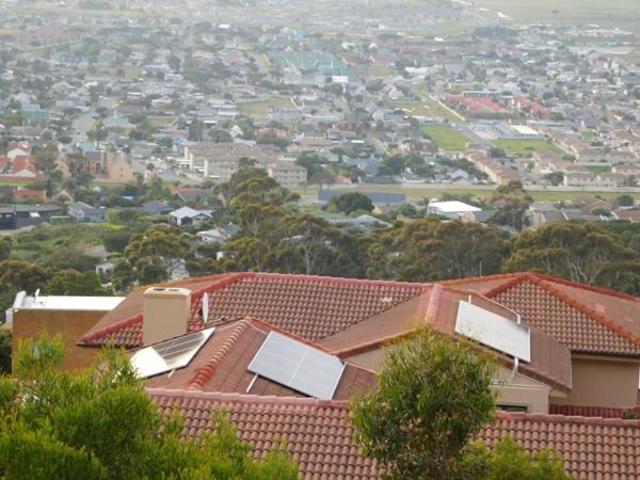 928 m² Land available in Gordon Heights