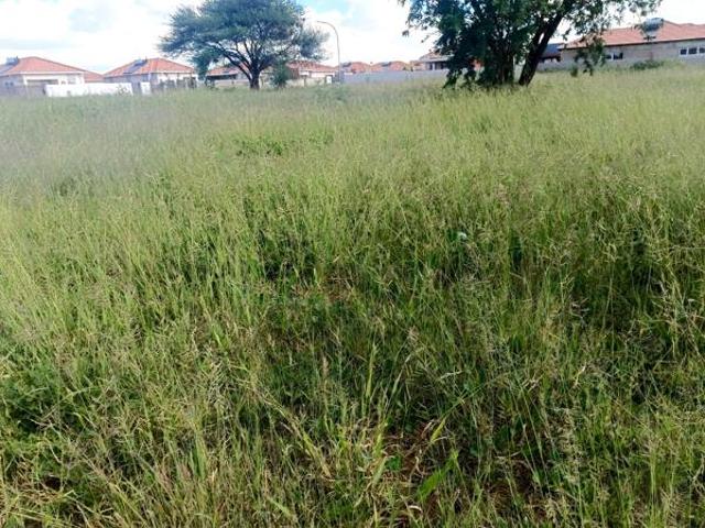 928 m² Land available in Southern Gateway