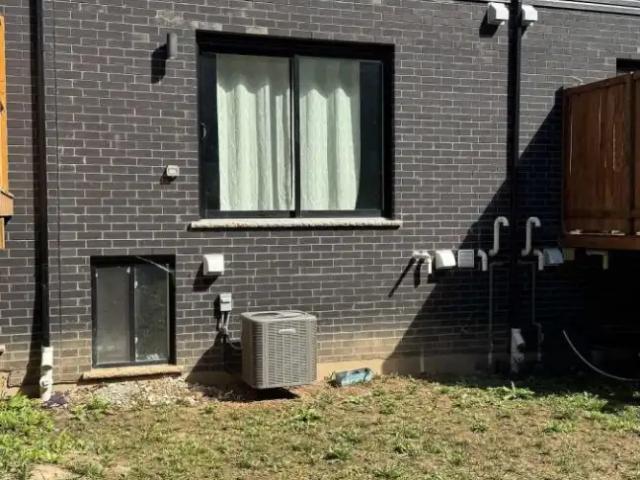928 ROBERT FERRIE DRIVE
