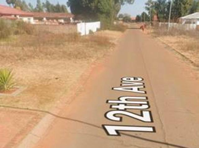 929 m² Land available in Welverdiend