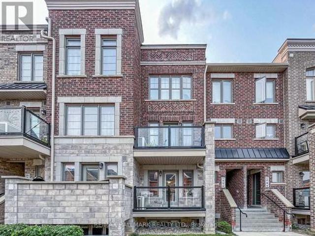 92 100 Parrotta Drive, Toronto, ON, M9M 0G1 townhouse for lease | Listing ID W13452 | Royal LePage