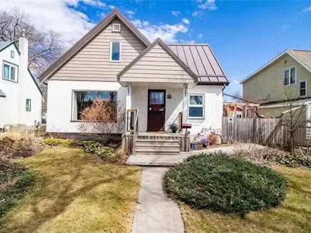 92 Birchdale Avenue, Winnipeg, MB, R2H 1S1 house for sale L.