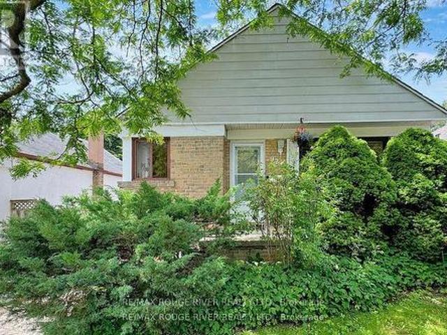 92 Eastville Avenue, Toronto, ON, M2M 2N9 house for sale | Listing ID E12206 | Royal LePage