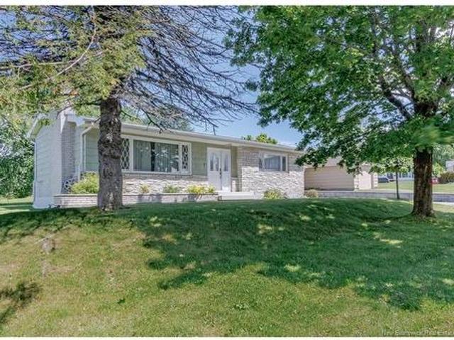 92 Greendale Cres, Saint John, NB, E2M 4L6 house for sale | Listing ID NB142691 | Royal LePage