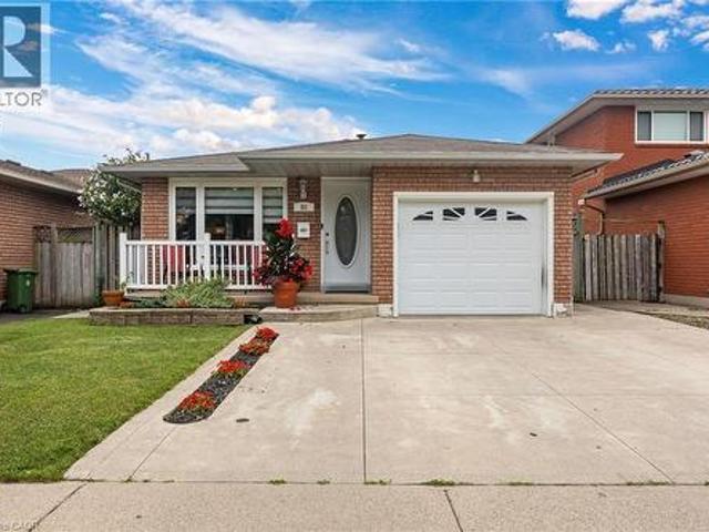 92 Juniper Drive, Stoney Creek, ON, L8G 4E6 house for sale | Listing ID 40851 | Royal LePage