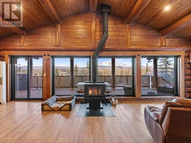 92 Lynx Lane, Whitehorse North, YT, Y1A 6P6 house for sale.