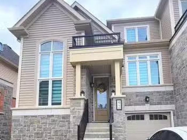 92 Lyall Stokes Circle, East Gwillimbury, ON, L0G 1M0 house.