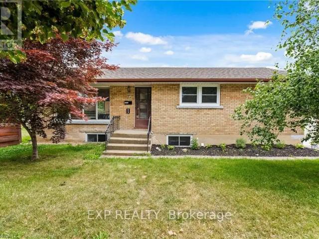 LOWER 92 MARGERY AVENUE