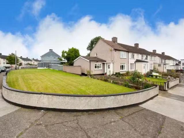 92 Ratoath Avenue, Finglas, Dublin 11, D11K3E3 is for sale