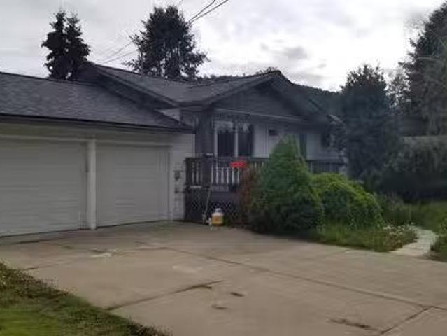 9308 Giles Drive, Coldstream, BC, V1B 1G7 house for sale Li.