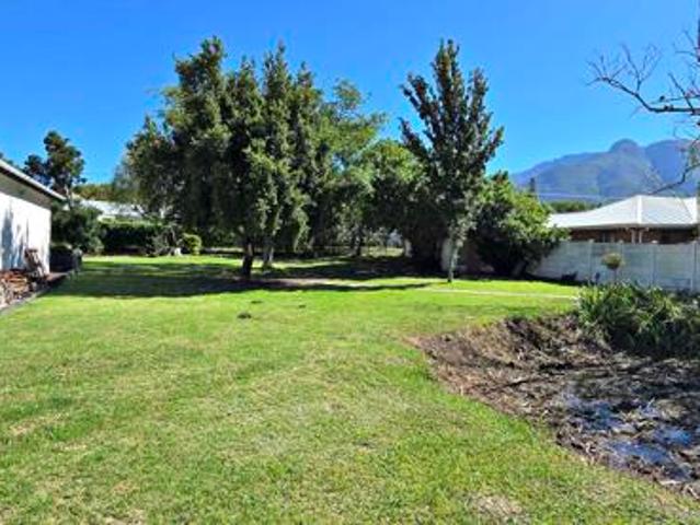 930 m² Land available in Swellendam