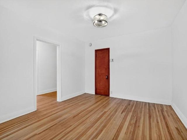9318 Rue Basile Routhier, app.1, H2M 1T8, H2M 1T8, Montréal