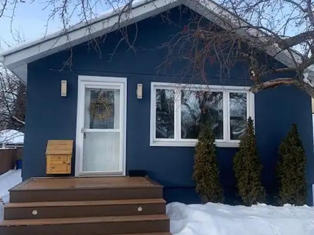 9322 92 Street Northwest