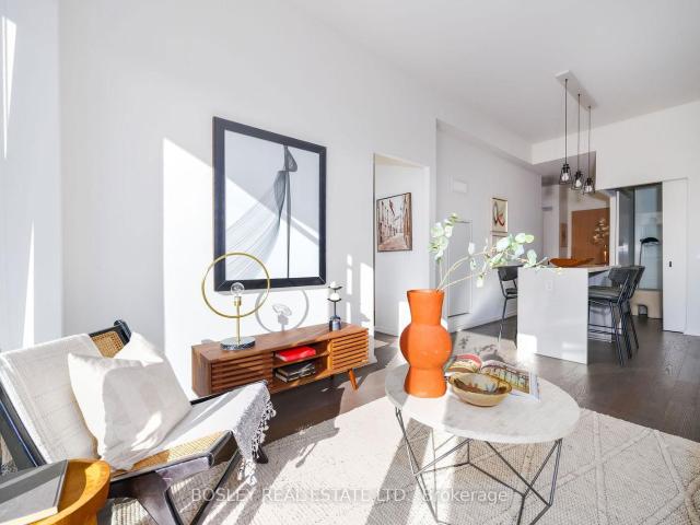 932 8 Hillsdale Avenue E, Toronto | Sold, C12483 | Condos. Ca