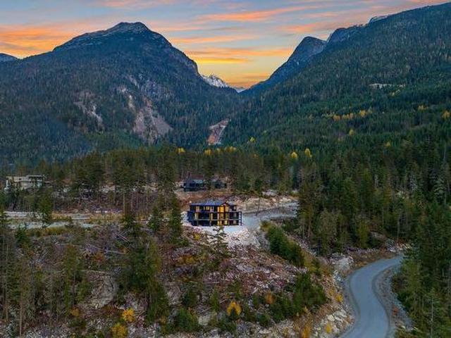 9333 Warbler Way, Whistler, BC, V8E 1M1 house for sale | Listing ID R2940 | Royal LePage