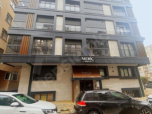 934 GÜNGÖREN HAZNEDARDA SATILIK YAPI SIFIR BAHÇE KAT DAİRE