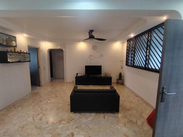 934 Jurong West Street 91 HDB Apartment Room Rental, $1,450, 1 Bed 1 Bath 1,119 sqft $1.30 psf