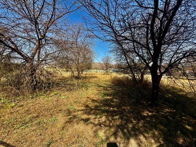 935 m² Land available in Meerhof