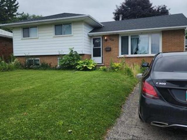 936 Alice Street, Woodstock South, ON, N4S 2J7 house for sale | Listing ID X13602 | Royal LePage